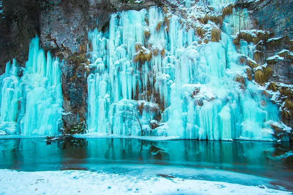 Melting Frozen Blue Waterfall Spring Time — Stock Photo, Image