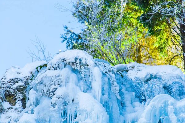 Temporada Inverno Gelo Congelado Cachoeira Floresta — Fotografia de Stock