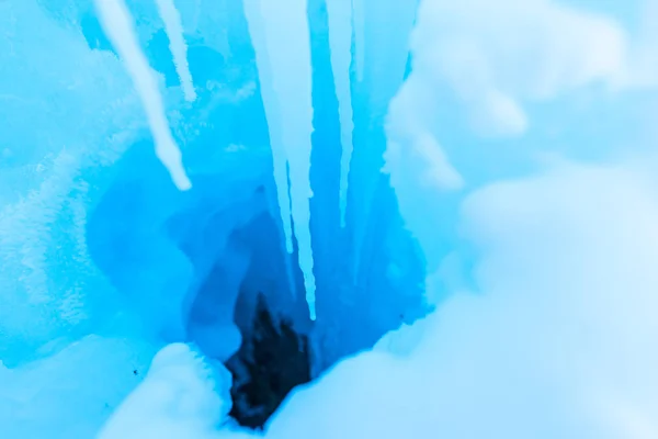 Primer Plano Del Flujo Agua Congelada Temporada Invierno — Foto de Stock