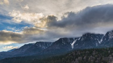 gökyüzü bulutlu Dağları, sefer ve seyahat 