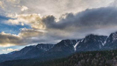gökyüzü bulutlu Dağları, sefer ve seyahat 