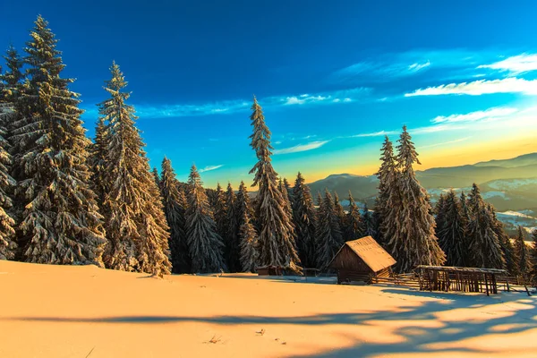 Vista Panorámica Desde Las Montañas Rumanas Invierno — Foto de Stock