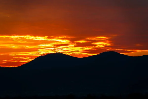 Величественный Закат Неба Горы Силуэт Горизонте — стоковое фото