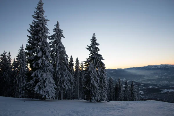 Vista Panorâmica Das Montanhas Romenas Inverno — Fotografia de Stock