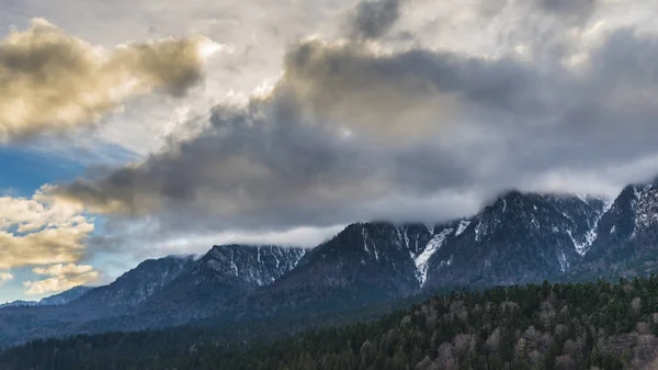 Paisaje Montañoso Suizo Cielo Con Nubes — Foto de Stock