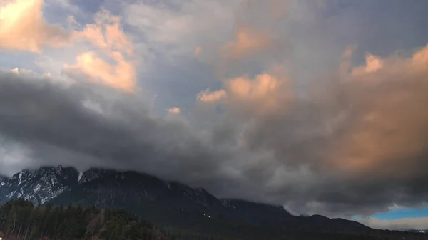 Wolken Den Schönen Alpen Sonnenuntergang Der Schweiz — Stockfoto