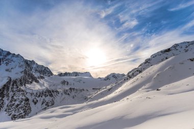 Karlı kış Dağları peyzaj