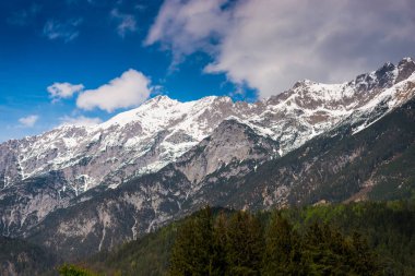 Karlı kış Dağları peyzaj