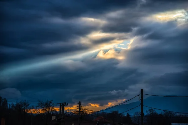 Вечірнє Хмарне Темне Небо — стокове фото