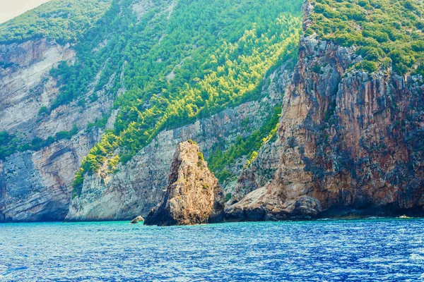 Acantilado Rocoso Con Mar Mediterráneo Grecia — Foto de Stock