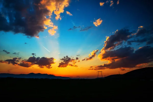 Облачное Небо Заката Электрические Столбы Башен — стоковое фото