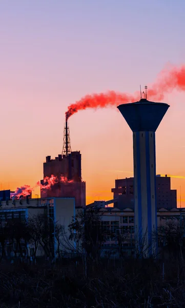 Byggnader Arbets Anläggning Sunset Sky Bakgrund — Stockfoto