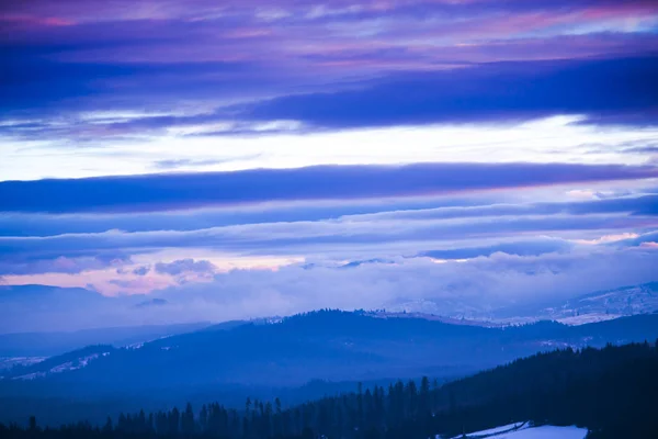 Incredibili Montagne Innevate Crepuscolo Paesaggio Invernale — Foto Stock