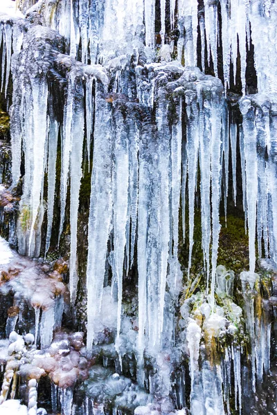 Donmuş Şelale Kış Sezonu Buz Sarkıtları Soğuk Hava — Stok fotoğraf