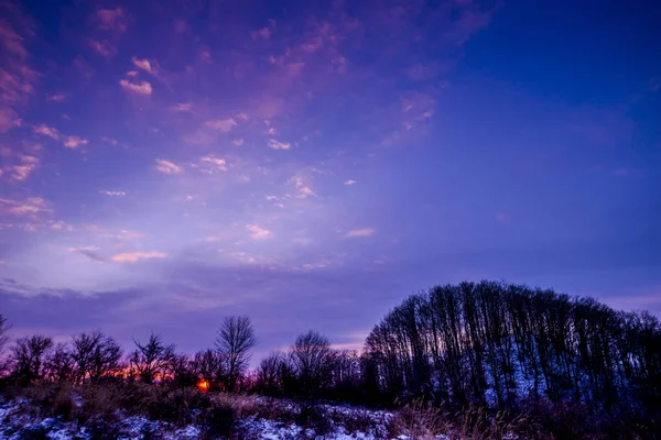 Montanhas Nevadas Incríveis Entardecer Paisagem Inverno Violeta — Fotografia de Stock