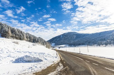 Ismarlayarak karlı Dağları