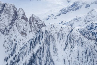 Ismarlayarak karlı Dağları