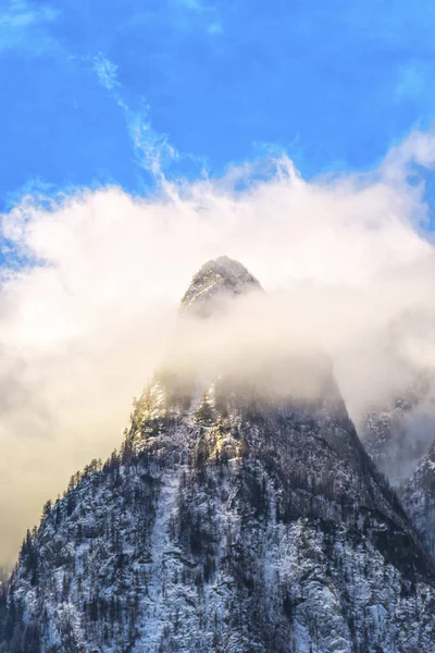 Nuages Dans Les Hautes Montagnes Pittoresques — Photo