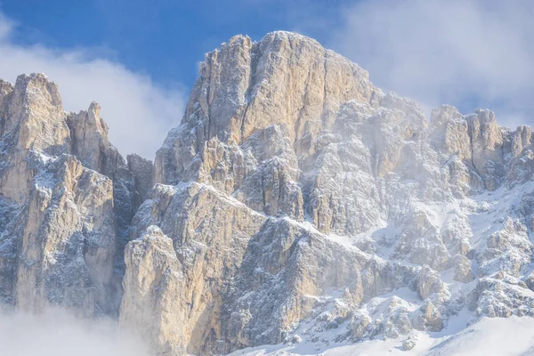 Rocky Dağları Bulutlar Kar Kış — Stok fotoğraf
