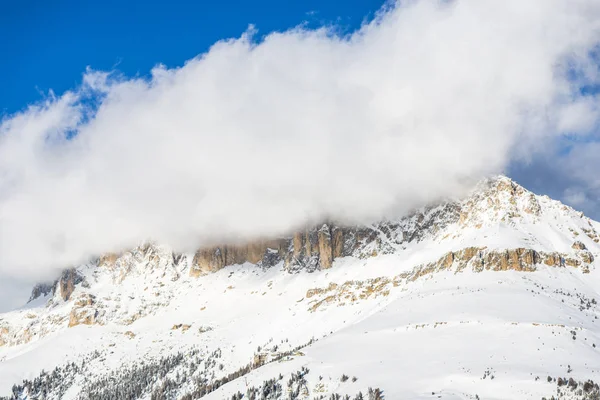 Alpine Rocky Mountains Winter Bergen Piek Sky — Stockfoto