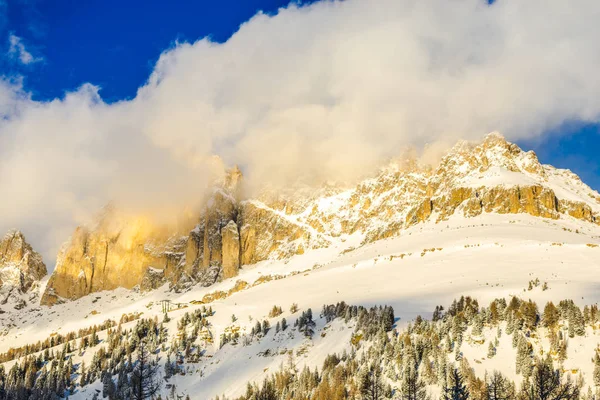 Vista Pitoresca Montanhas Nevadas Inverno — Fotografia de Stock