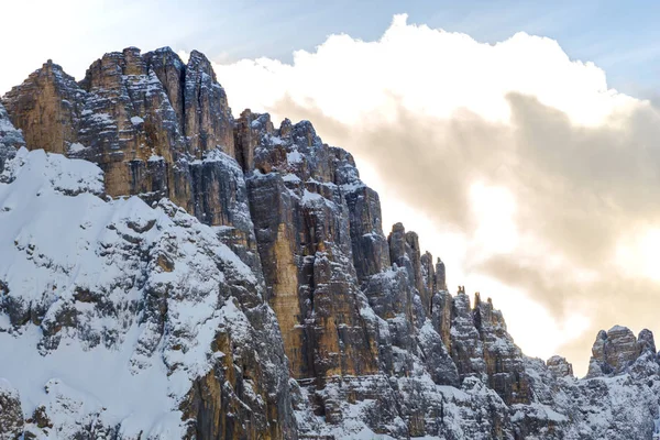 Pittoresk Utsikt Över Snötäckta Berg Vintertid — Stockfoto