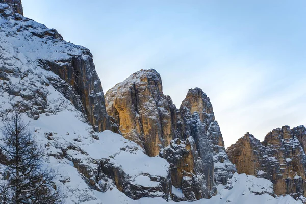 Pintoresca Vista Las Montañas Nevadas Invierno —  Fotos de Stock