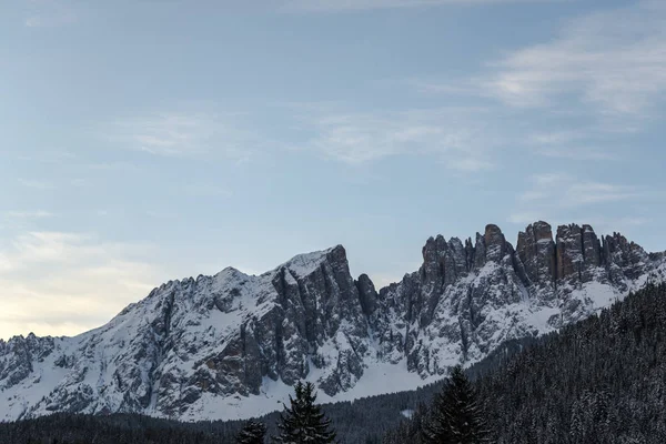 Felsige Berge Winter Gipfel Und Himmel Der Berge — Stockfoto