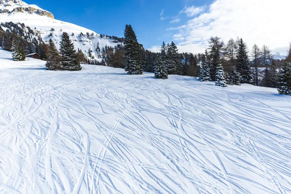 Nieve Cubierto Invierno Montañas Estación Esquí — Foto de Stock