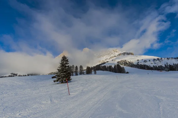 Estación Esquí Las Montañas Invierno Pista Esquí — Foto de Stock