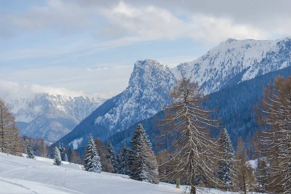 Alpes Italianos Montañas Rocosas Cielo Azul Con Nubes — Foto de Stock