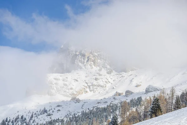 Invierno Las Montañas Dolomitas Alpes Italianos Montañas Rocosas Las Nubes —  Fotos de Stock