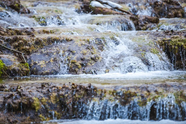 Vattenfall Tidigt Våren — Stockfoto