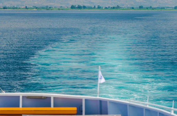 Turkuaz denizde yat üzerinden görüntülemek