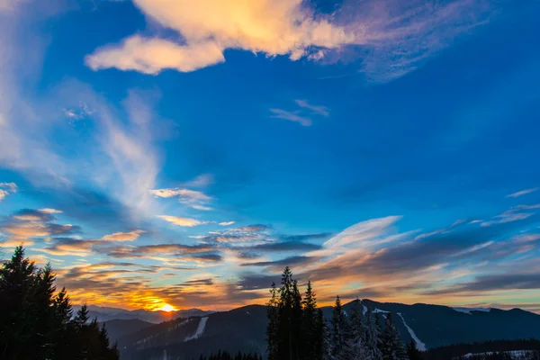 Belo Céu Por Sol Nas Montanhas Pôr Sol Inverno Nas — Fotografia de Stock