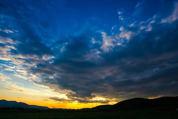 Cielo Colinas Atardecer Azul Oscuro — Foto de Stock