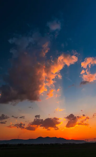 Erstaunlicher Sonnenuntergang Abend — Stockfoto
