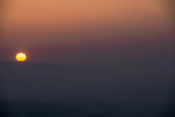 Hintergrund Sonnenuntergang Mit Buntem Himmel Und Versteckter Sonne — Stockfoto