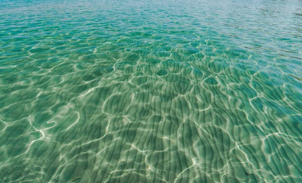 Klares Meerwasser Mit Wellen — Stockfoto