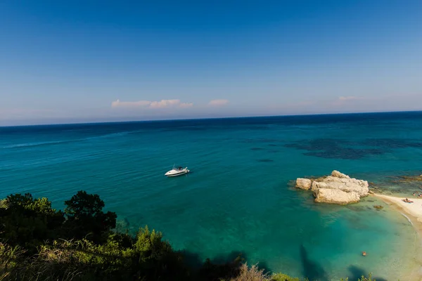 White Cruise Jacht Zweven Door Middellandse Zee Griekenland — Stockfoto