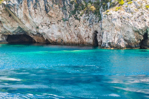 Enorme Acantilado Con Mar Despejado Fondo Natural — Foto de Stock