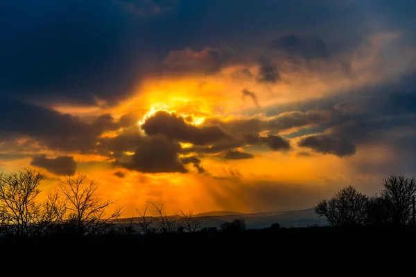 Erstaunlicher Sonnenuntergang Abend — Stockfoto