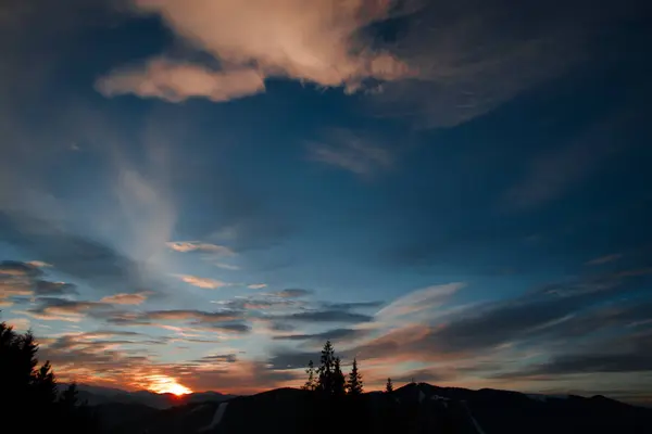 Bellissimo Cielo Tramonto Montagna Tramonto Invernale Montagna Carpazi — Foto Stock