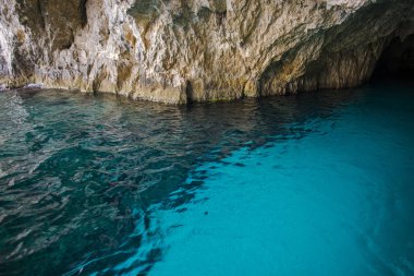 Yunanistan'da kayalık uçurum, doğal arka plan.