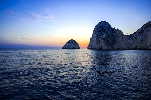 ギリシャの岩の崖 自然の背景 — ストック写真