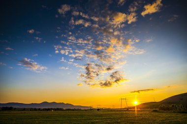 Sonbahar alanı peyzajı - doğal arkaplan