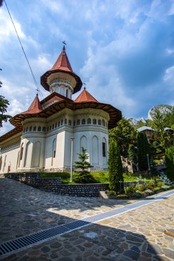 Küçük kasabadaki samimi eski kilise