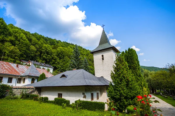 Útulný Starý Kostel Malém Městě — Stock fotografie