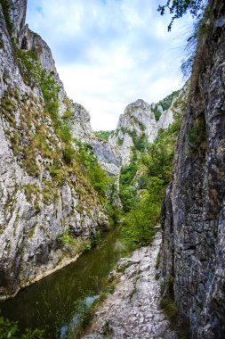Yüksek dağların doğal manzarası