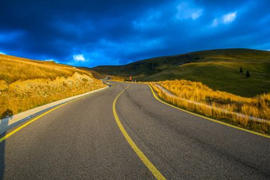 Sonbahar alanı peyzajı - doğal arkaplan